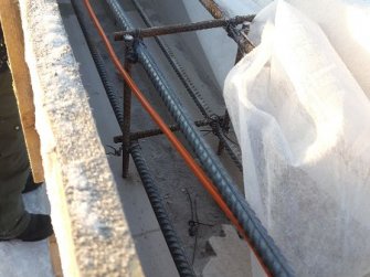 Прокладка греющего кабеля КБДС для прогрева бетона армапояса